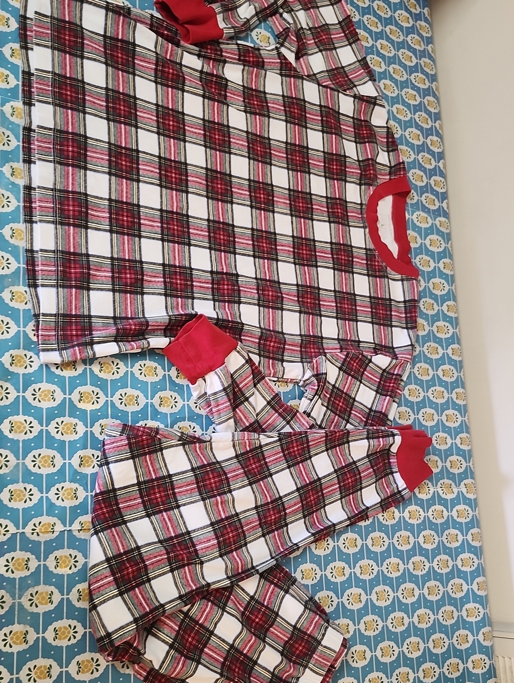 Unisex Pottery Barn Pajamas Plaid, organic, cotton top and pants, size large